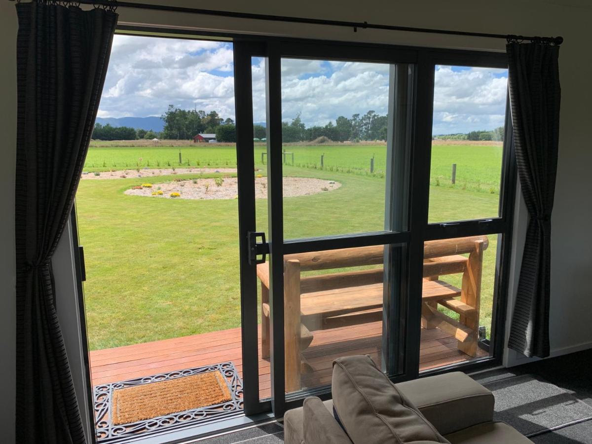 Oxford - Under The Mountains 1-Bedroom Guesthouse Burnt Hill Esterno foto
